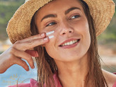 ضدآفتاب اکتیو یونیفای spf +50 بدون رنگ ایزدین Isdin